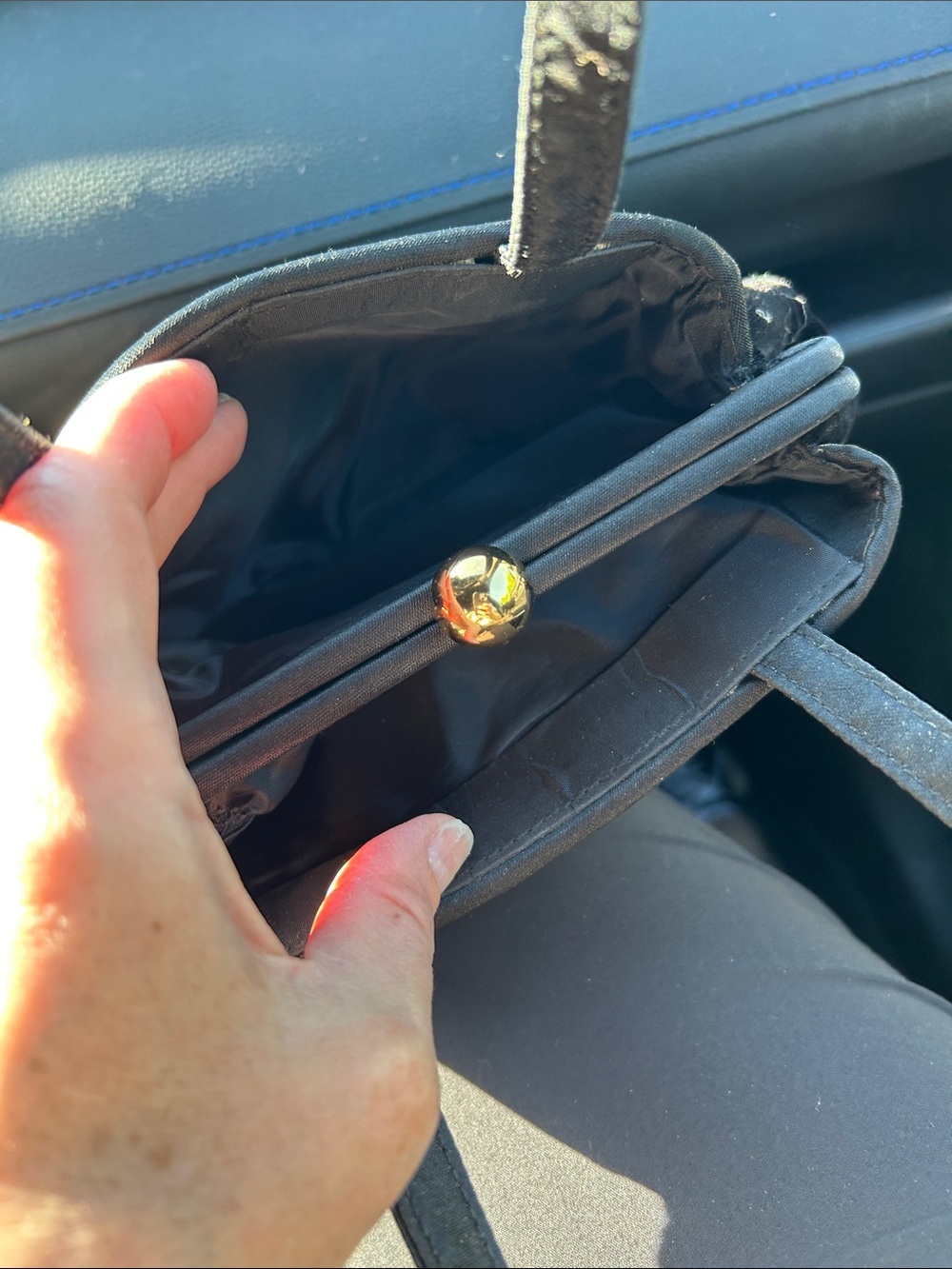 Black velvet dress purse - Picture 4 of 4
